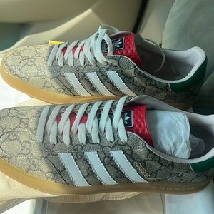 Gucci gazelle sneakers brand new